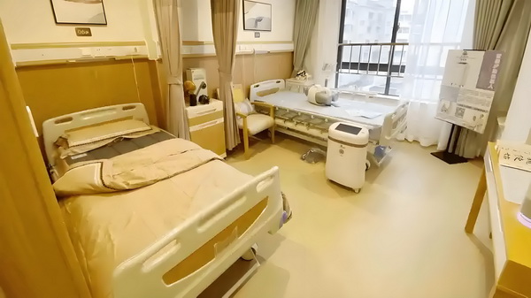 深圳积分入户在哪个网站_吴孟达去世才4年，50年老友王晶抖落其不堪 撞上快车一辆野猪城际